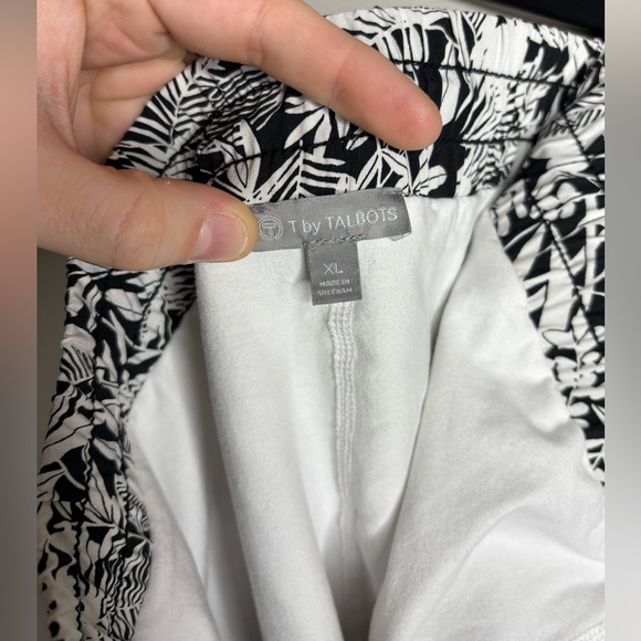 Talbots Black and White Floral Skort - Picture 9 of 13